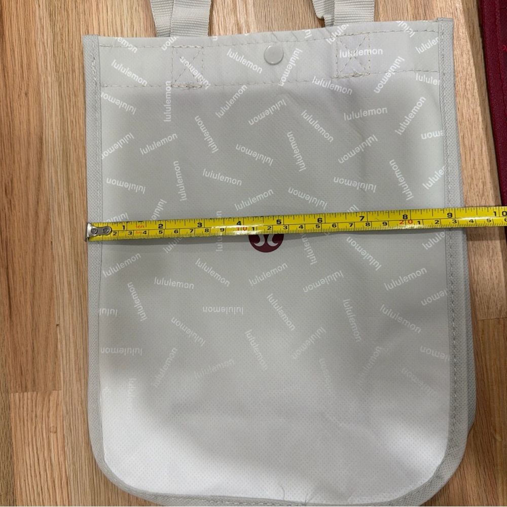 3 Different Lululemon Small Reusable Shopping Gym… - image 6